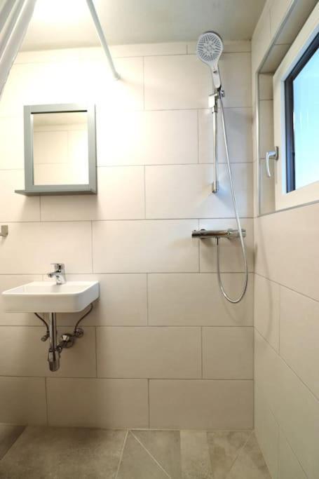 Schickes Zimmer Mit Top-Ausstattung In Idealer Lage Feldkirch Ngoại thất bức ảnh