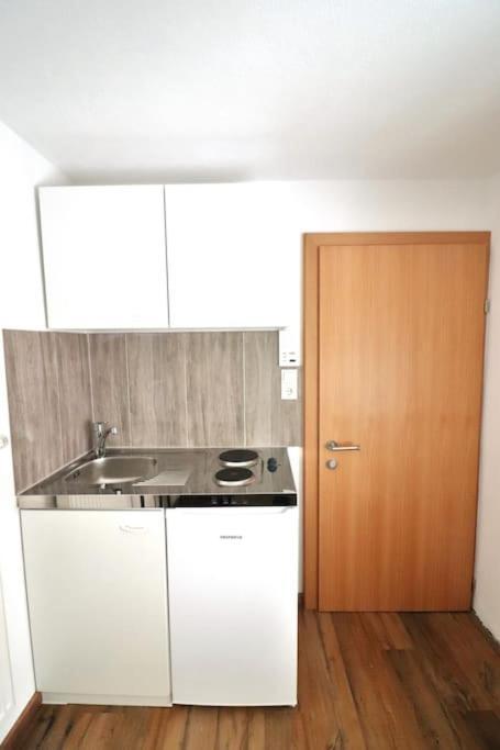 Schickes Zimmer Mit Top-Ausstattung In Idealer Lage Feldkirch Ngoại thất bức ảnh